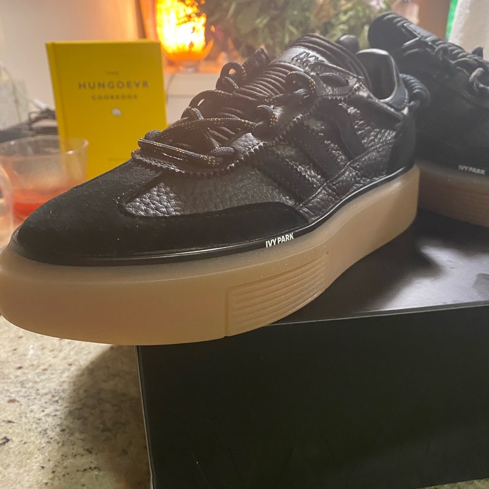 NEW Adidas Ivy Super Sleek 72 black womens 5 1/2